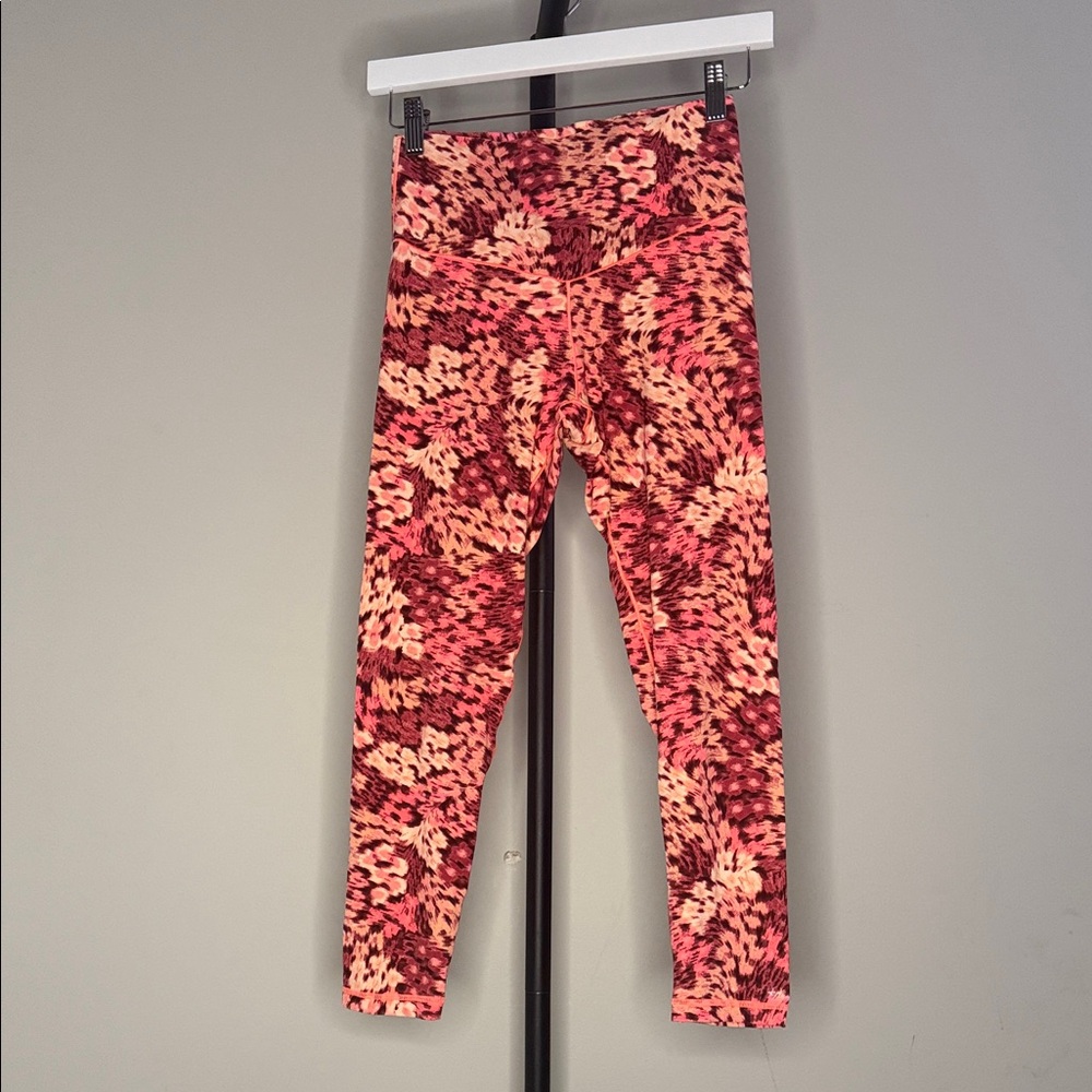 Pink & Red Floral High Waist Leggings Size M Short | Buttery Soft Activewear